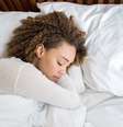 Mulher dorme  Foto: BBC News Brasil
