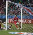 Edigar Junio (D), jogador do Bahia, comemora seu gol durante partida contra o Atlético-MG, válida pela 34ª rodada do Campeonato Brasileiro 2017.  Foto: Will Vieira/Raw Image/Gazeta Press