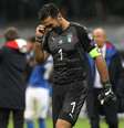 Gianluigi Buffon ficou abalado por não ter conseguido levar a Itália para a Copa da Rússia  Foto: Getty Images