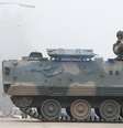 Soldados em cima de tanque em Harare  Foto: BBC News Brasil