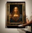 Obra "Salvator Mundi" é uma das poucas do artista italiano existentes e única em mãos privadas. Quadro chegou a ser posse de rei da Inglaterra e a ser vendida por apenas US$ 60. Hoje, vale mais de US$ 450 milhões.  Foto: Reuters