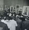 Abertura da exposição de arte brasileira em Londres, em 1944: cultura em plena Segunda Guerra Mundial  Foto: BBC News Brasil