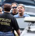 O ex-governador Anthony Garotinho deixa a sede da Polícia Federal, no Rio de Janeiro (RJ), após ser preso na manhã desta quarta-feira (22).   Foto: Jose Lucena / Futura Press