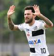 Lucas Lima em treino do Santos  Foto: Gazeta Press