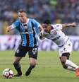 Arthur em ação pelo Grêmio  Foto: Gazeta Press