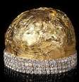 O panetone pesa 5 quilos, será decorado com diamantes e sua massa leva açúcar, farinha, manteiga, ovos, açafrão, chocolate de cacau equatoriano, além de flocos de ouro alimentar.  Foto: Divulgação