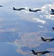 Bombardeiro B1-B acompanhado de outras aeronaves participa de manobras militares na Coreia do Sul  Foto: DW / Deutsche Welle