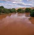 Governador Valadares (MG) - Passagem da lama pelo Rio Doce, por causa do rompimento de barragem em Mariana, causou desastre ambiental -  Foto: Agência Brasil