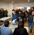 Votação na Catalunha está agitada nas primeiras horas do dia  Foto: EPA / Ansa - Brasil