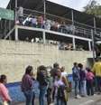 Fila para vacinação contra febre amarela na Unidade Básica de Saúde no Jardim Peri   Foto: Agência Brasil