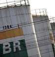 Tanques da Petrobras, em Brasília
  Foto: Reuters