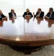 Presidente Michel Temer, acompanhado de ministros e equipe econômica no início de 2017  Foto: Agência Brasil