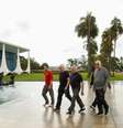 Presidente da República, Michel Temer, durante caminhada na manhã de domingo com ministros  Foto: Agência Brasil