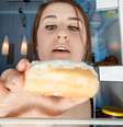 Por que tendemos a atacar a geladeira quando estamos estressados?  Foto: Getty Images / BBC News Brasil
