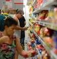 Redução da taxa de juros beneficia o consumo   Foto: Agência Brasil