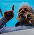 O ex-presidente brasileiro Luiz Inácio Lula da Silva participa de rali em apoio à sua candidatura nas eleições presidenciais de 2018 em Porto Alegre, no Brasil
23/01/2018
REUTERS/Paulo Whitaker  Foto: Reuters