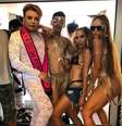 Anitta, Sabrina Sato e David Brazil marcaram presença no Bloco das Poderosas  Foto: Instagram / Reprodução