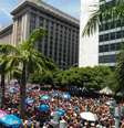Monobloco deve arrastar milhares de foliões no encerramento do Carnaval carioca)  Foto: Agência Brasil