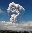Vulcão Sinabung entra em erupção na Indonésia  Foto: Reuters