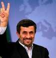 Mahmoud Ahmadinejad acena ao deixar entrevista em Istambul
 9/5/2011    REUTERS/Murad Sezer  Foto: Reuters