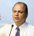 Ministro Ricardo Barros defende estratégia de vacinar toda a população de forma gradual  Foto: Agência Brasil