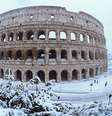 Coliseu é visto durante nevasca em Roma  Foto: Reuters