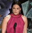Daniela Vega no palco do Oscar: atriz transexual chilena roubou a cena no maior prêmio de Hollywood.  Foto: Getty Images
