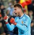 Neto vem fazendo grande temporada no Valencia e já pegou dois pênaltis (Foto: Site Oficial do Valencia / Divulgação)  Foto: LANCE!