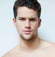 Aos 19 anos, Arthur Sales já era um modelo com carreira internacional  Foto: Reprodução/Models.com 