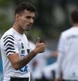 Zeca tem imbróglio na Justiça com o Peixe e chegou a fazer exames médicos no Corinthians  Foto: Ivan Storti/Santos / LANCE!
