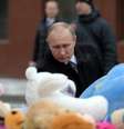 Presidente russo, Vladimir Putin, visita local de incêndio que matou 64 pessoas em Kemerovo.  Foto: Reuters