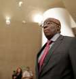 Joaquim Barbosa chegando em sessão do Tribunal Eleitoral em Brasília, Brasil  Foto: Ueslei Marcelino / Reuters
