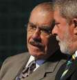 Sarney disse que Lula 'prestou grandes serviços ao país, e retirá-lo da vida pública é frustrar grande parcela do povo brasileiro'  Foto: BBC News Brasil