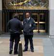 Policiais na frente de escritório de advogado de Tump Michael Cohen em Nova York
 9/4/2018    REUTERS/Andrew Kelly  Foto: Reuters