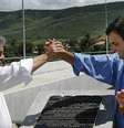 Lula e Aécio em foto de 2004, quando eram presidente e governador, respectivamente; hoje, um está condenado e o outro, denunciado pelo mesmo crime: corrupção passiva  Foto: Ricardo Stuckert/Ag. Brasil / BBC News Brasil