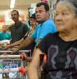 Consumidor sentiu no bolso aumento da inflação  Foto: Arquivo/Tânia Rêgo/Agência Brasil