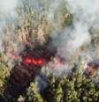 Lava emerge do solo após erupção do vulcão Kilauea, no Havaí  Foto: Reuters