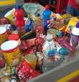 As compras levadas sem pagar pela mulher incluíam artigos de limpeza doméstica, mercearia, itens de higiene pessoal e copos de vidro.  Foto: Supermercado Três Corações