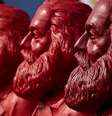 Karl Marx em quatro tons de vermelho, pelo artista Ottmar Hörl  Foto: DW / Deutsche Welle