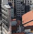 Vista do edifício interditado e condenado pela Defesa Civil, em São Paulo (SP), neste sábado (05). O edifício está localizado em frente ao edifício Wilton Paes de Almeida, que desabou na terça-feira (01), no Largo Paissandu, no centro.  Foto: Renato S. Cerqueira/Futura Press)