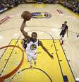 Kevin Durant durante enterrada de bola para o Golden State Warriors  Foto: Reuters