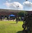 Forças de Segurança em escola de Santa Fé, no Texas  Foto: HCSO/Divulgação via Reuters