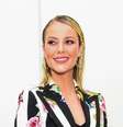 Paolla Oliveira usou grampos no cabelo, look Dolce & Gabbana e joias Andreia Conti na pré-estreia do filme 'Alguém Como Eu', no Cinemark Iguatemi  Foto: Divulgação, Lu Prezia/Index Assessoria / PurePeople