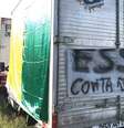 Caminhões parados na Via Anchieta, em São Paulo, neste domingo  Foto: Roberto Parizotto / Fotos Públicas / BBC News Brasil
