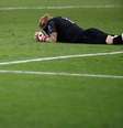 O goleiro Karius falhou em dois gols do Real Madrid - no de Benzema, e em um de Bale - na final da Liga dos Campões no último sábado  Foto: Kai Pfaffenbach / Reuters