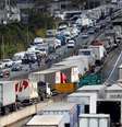 Caminhoneiros em protesto da BR-116, em São Paulo 25/05/2018 REUTERS/Leonardo Benassatto  Foto: Reuters