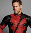 Ryan Reynolds em sua primeira prova de figurino de Deadpool  Foto: AdoroCinema / AdoroCinema
