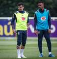 Fagner e Gabriel Jesus durante o terceiro treino da Seleção Brasileira em Londres.  Foto: Pedro Martins / MoWA Press