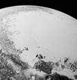 Mistério sobre dunas em Plutão, que tem atmosfera rarefeita demais para abrigar fortes correntes de ar, intrigou cientistas por anos (Crédito: Nasa)  Foto: BBC News Brasil