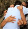 Familiares recebem primeiros opositores libertados por Nicolás Maduro  Foto: Reuters